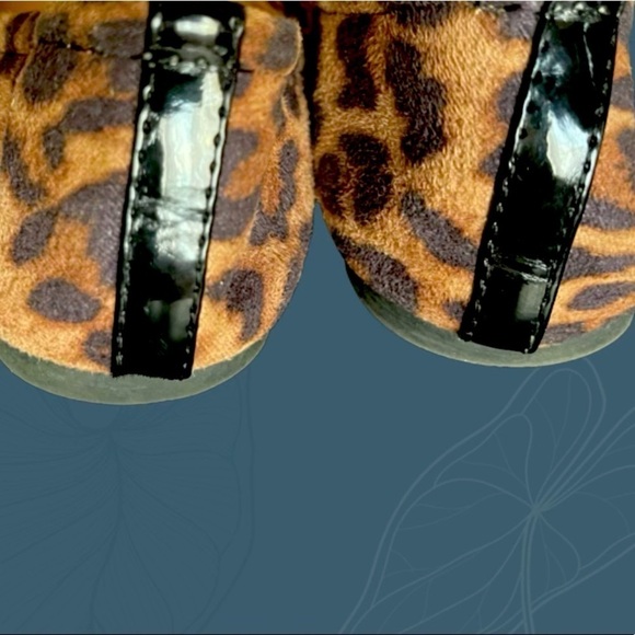 Faux Suede Cheetah Leopard Flats Size 8.5 - Picture 7 of 8